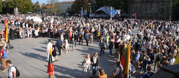 В Вильнюсе отметили 30-летие акции Балтийский путь В Вильнюсе отметили 30-летие акции Балтийский путь - Sputnik Lietuva