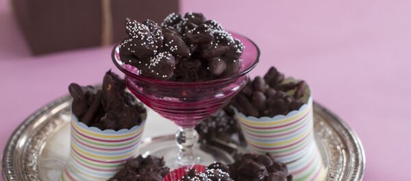 Шоколадные конфеты, архивное фото - Sputnik Литва