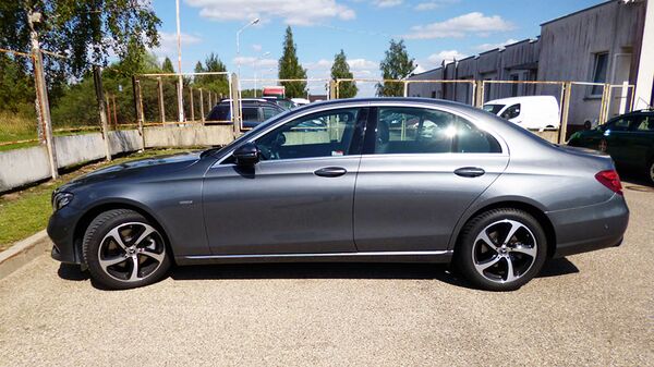 В Литве задержали подозреваемого в угоне Mercedes из Германии - Sputnik Литва