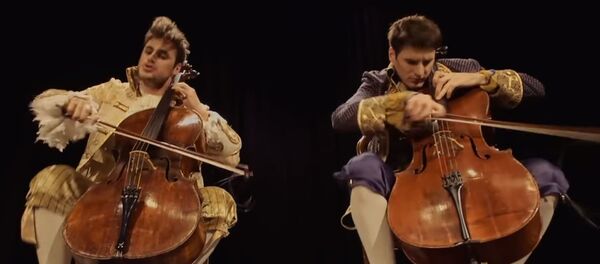 Nuo Vivaldi iki Metallica per 4 minutes: ką sugeba du violončelininkai - Sputnik Lietuva