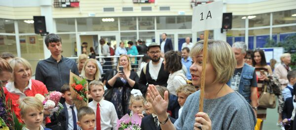 День знаний в Литовской школе в Москве - Sputnik Литва