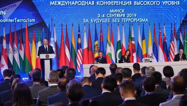 Александр Лукашенко выступает на конференции по борьбе с терроризмом - Sputnik Lietuva
