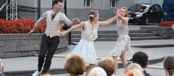 Парады, песни и танцы: как в Литве отмечают начало учебного года - Sputnik Lietuva