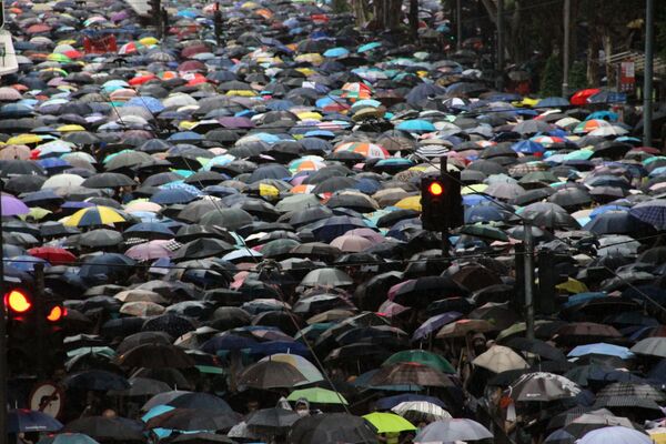 Honkongo valdžia nusprendė atšaukti protestus sukėlusį ekstradicijos įstatymą Honkongo valdžia nusprendė atšaukti protestus sukėlusį ekstradicijos įstatymą - Sputnik Lietuva