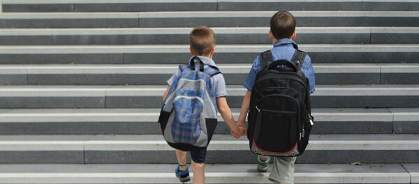 Vaikai eina į mokyklą - Sputnik Lietuva