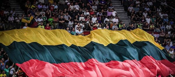 Сборная Литвы играет с командой Австралии на первом групповом этапе Кубка мира по баскетболу - Sputnik Литва