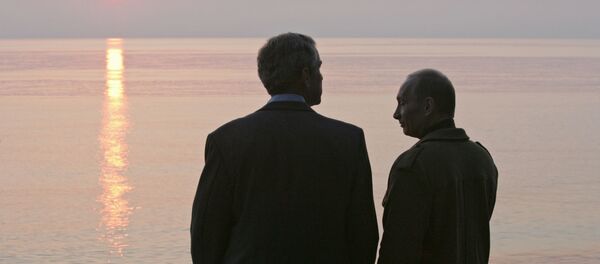 Президенты США и России Джордж Буш и Владимир Путин, архивное фото - Sputnik Литва