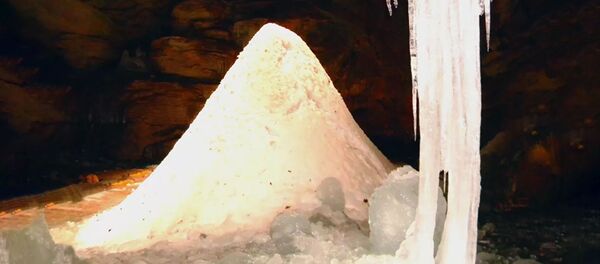 Пещера Трёхглазка, архивное фото Пещера Трёхглазка, архивное фото - Sputnik Lietuva