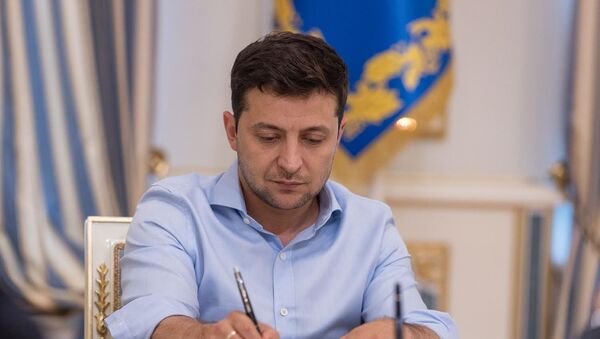 Владимир Зеленский подписал закон об отмене депутатской неприкосновенности - Sputnik Lietuva