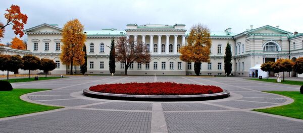 Президентский дворец в Вильнюсе осенью, архивное фото Президентский дворец в Вильнюсе осенью, архивное фото - Sputnik Lietuva