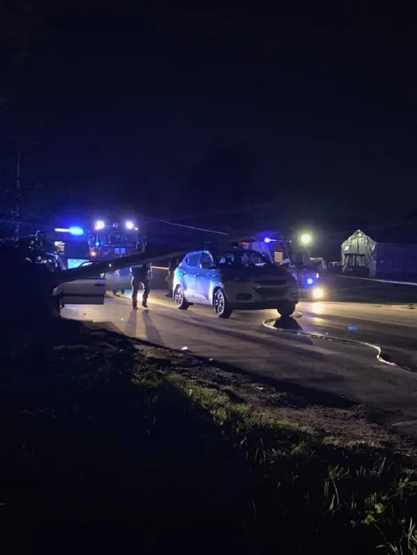 Fotofaktas: Kaune ant policijos automobilio nukrito apšvietimo stulpas Fotofaktas: Kaune ant policijos automobilio nukrito apšvietimo stulpas - Sputnik Lietuva