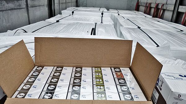 Pasieniečiai sulaikė vilkiką, gabenusį milijono eurų vertės kontrabandos krovinį Pasieniečiai sulaikė vilkiką, gabenusį milijono eurų vertės kontrabandos krovinį - Sputnik Lietuva