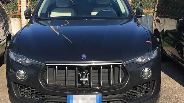 Prie sienos su Lenkija VSAT pareigūnai sulaikė du vogtus automobilius Prie sienos su Lenkija VSAT pareigūnai sulaikė du vogtus automobilius - Sputnik Lietuva