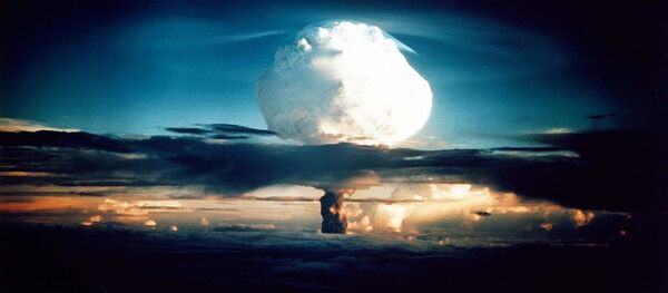 Испытание термоядерного взрывного устройства, архивное фото Испытание термоядерного взрывного устройства, архивное фото - Sputnik Lietuva