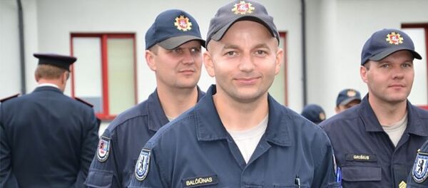 Победителем конкурса на звание спасателя года стал Ремигиюс Бальчюнас из управления противопожарной безопасности Шяуляйского уезда - Sputnik Литва