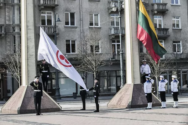 Naujos senos grėsmės nacionaliniam saugumui: Lenkijos traukinys ir Taikos vėliava Naujos senos grėsmės nacionaliniam saugumui: Lenkijos traukinys ir Taikos vėliava - Sputnik Lietuva