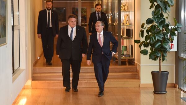 Užsienio reikalų ministras Linas Linkevičius susitiko su savo kolega iš Armėnijos Zohrabu Mnatsakanyanu - Sputnik Lietuva