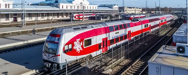 Пассажирский поезд литовской железной дороги, архивное фото - Sputnik Литва