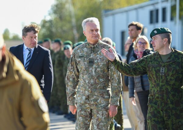 Блестящие расчеты. Президент придумал, как озолотить литовцев - Sputnik Литва