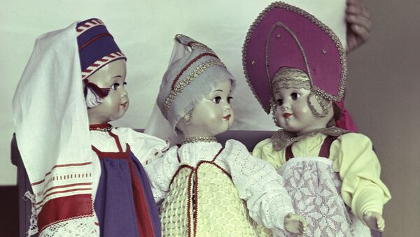 Куклы в национальных костюмах - Sputnik Литва