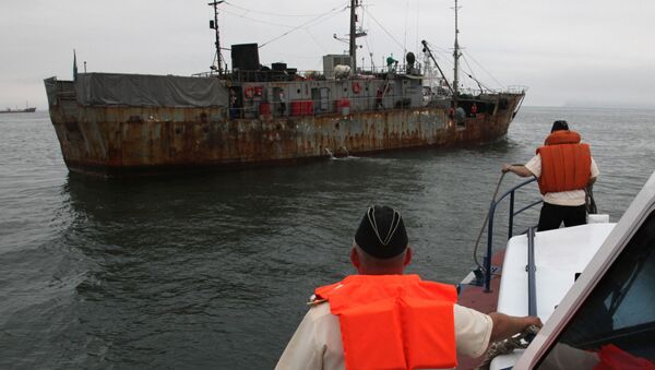 Приморские пограничники задержали иностранную шхуну в Японском море, архивное фото - Sputnik Lietuva