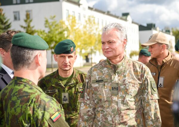 Блестящие расчеты. Президент придумал, как озолотить литовцев - Sputnik Литва