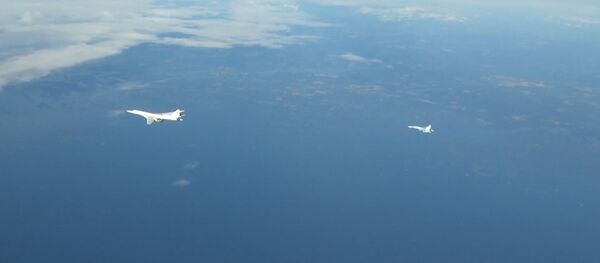 Белые лебеди пролетели над Балтикой Белые лебеди пролетели над Балтикой - Sputnik Lietuva