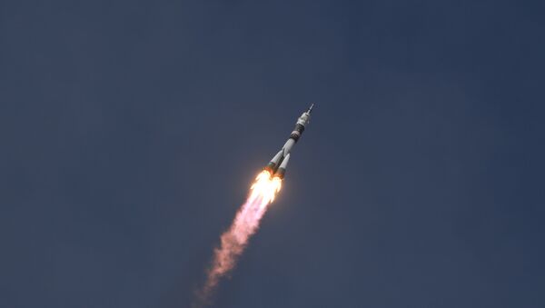 Пуск ракеты-носителя Союз-ФГ с пилотируемым кораблем Союз МС-09, архивное фото - Sputnik Lietuva
