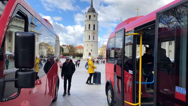 Электробусы на Кафедральной площади Вильнюса - Sputnik Lietuva