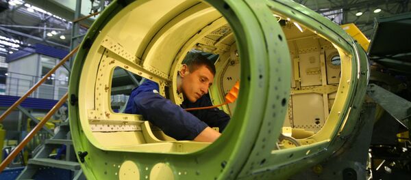 Работа Иркутского авиационного завода корпорации Иркут Работа Иркутского авиационного завода корпорации Иркут - Sputnik Lietuva