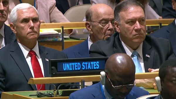 Американский министр заснул во время речи Трампа в ООН - Sputnik Литва
