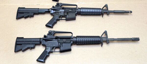 Pusiau automatinis šautuvas Colt AR-15 Pusiau automatinis šautuvas Colt AR-15 - Sputnik Lietuva