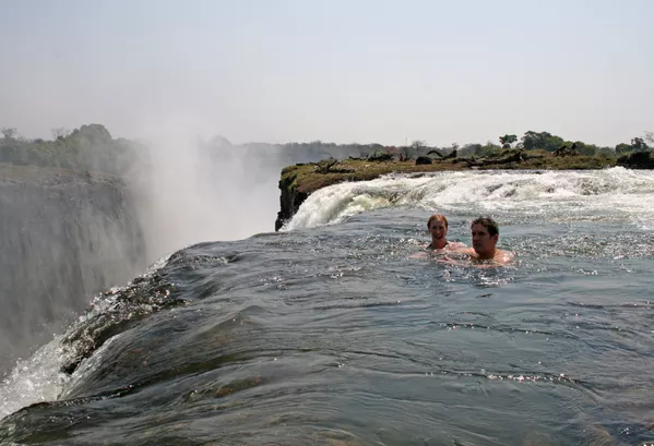 Плавание в Devil's Pool на стороне Замбии  - Sputnik Lietuva