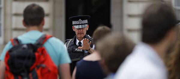 Британский полицейский Британский полицейский - Sputnik Lietuva