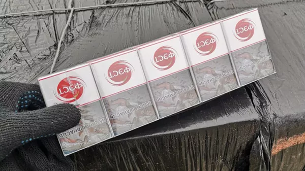 Traukinyje iš Baltarusijos pareigūnai aptiko 50 tūkst. pakelių cigarečių Traukinyje iš Baltarusijos pareigūnai aptiko 50 tūkst. pakelių cigarečių - Sputnik Lietuva