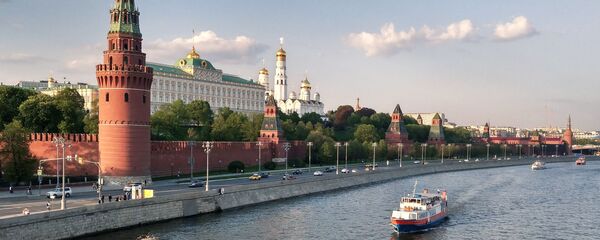 Прогулочный теплоход на Москве-реке. Прогулочный теплоход на Москве-реке. - Sputnik Lietuva