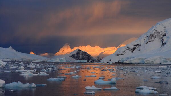 Таяние ледников Антарктиды, архивное фото - Sputnik Литва