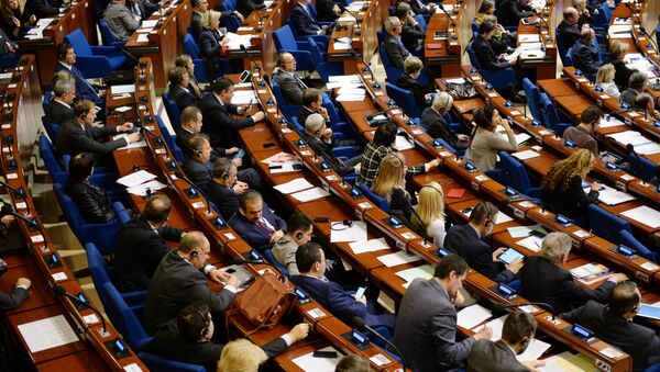 Делегаты в зале на пленарном заседании зимней сессии Парламентской ассамблеи Совета Европы (ПАСЕ) - Sputnik Lietuva