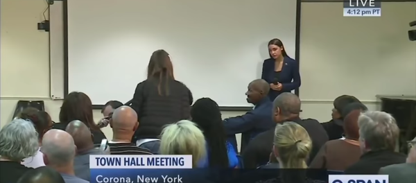 Rusijos bombardavimas nepadės: aktyvistė iš JAV skundžiasi ekologija Rusijos bombardavimas nepadės: aktyvistė iš JAV skundžiasi ekologija - Sputnik Lietuva