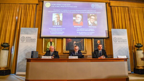 Объявление лауреатов Нобелевской премии по физике 2019 в Стокгольме - Sputnik Литва