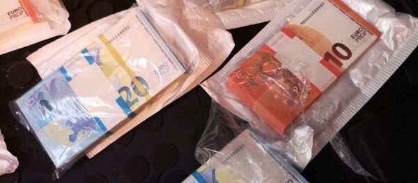 Žaidimams skirti netikri pinigai Žaidimams skirti netikri pinigai - Sputnik Lietuva