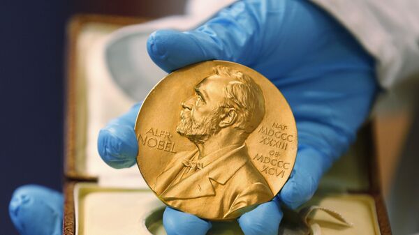 Золотая медаль Нобелевской премии, архивное фото - Sputnik Литва