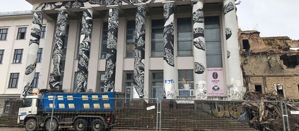 Снос здания Дворца профсоюзов в Вильнюсе, архивное фото Снос здания Дворца профсоюзов в Вильнюсе, архивное фото - Sputnik Литва