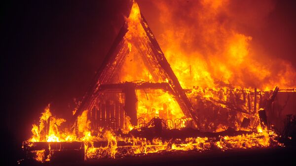 Лесные пожары в Калифорнии, архивное фото - Sputnik Литва