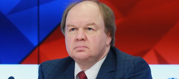 Николай Топорнин – политолог, доцент кафедры европейского права МГИМО Николай Топорнин – политолог, доцент кафедры европейского права МГИМО - Sputnik Литва