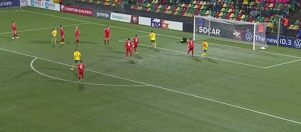 Неоднозначный гол сербов принес Литве пятое поражение кряду Неоднозначный гол сербов принес Литве пятое поражение кряду - Sputnik Литва