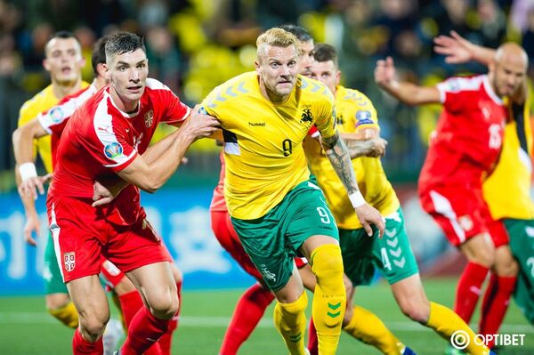 Неоднозначный гол сербов принес Литве пятое поражение кряду - Sputnik Литва