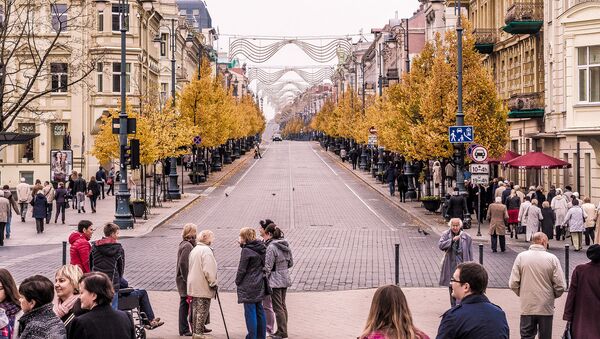 Проспект Гедеминаса в Вильнюсе осенью, архивное фото - Sputnik Литва