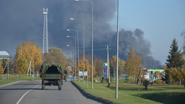 Kariškiai dalyvauja gaisro gesinime Alytuje - Sputnik Lietuva