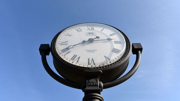 Уличные часы, архивное фото - Sputnik Lietuva